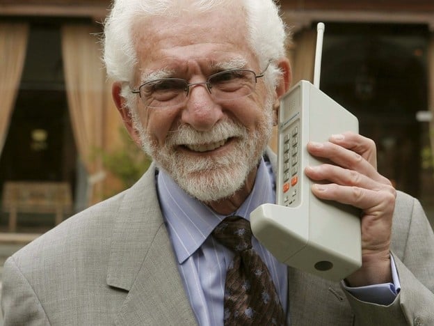 مخترع اول هاتف محمول